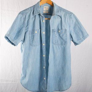 Men's Small Short Sleeve Button-up Gap Shirt
